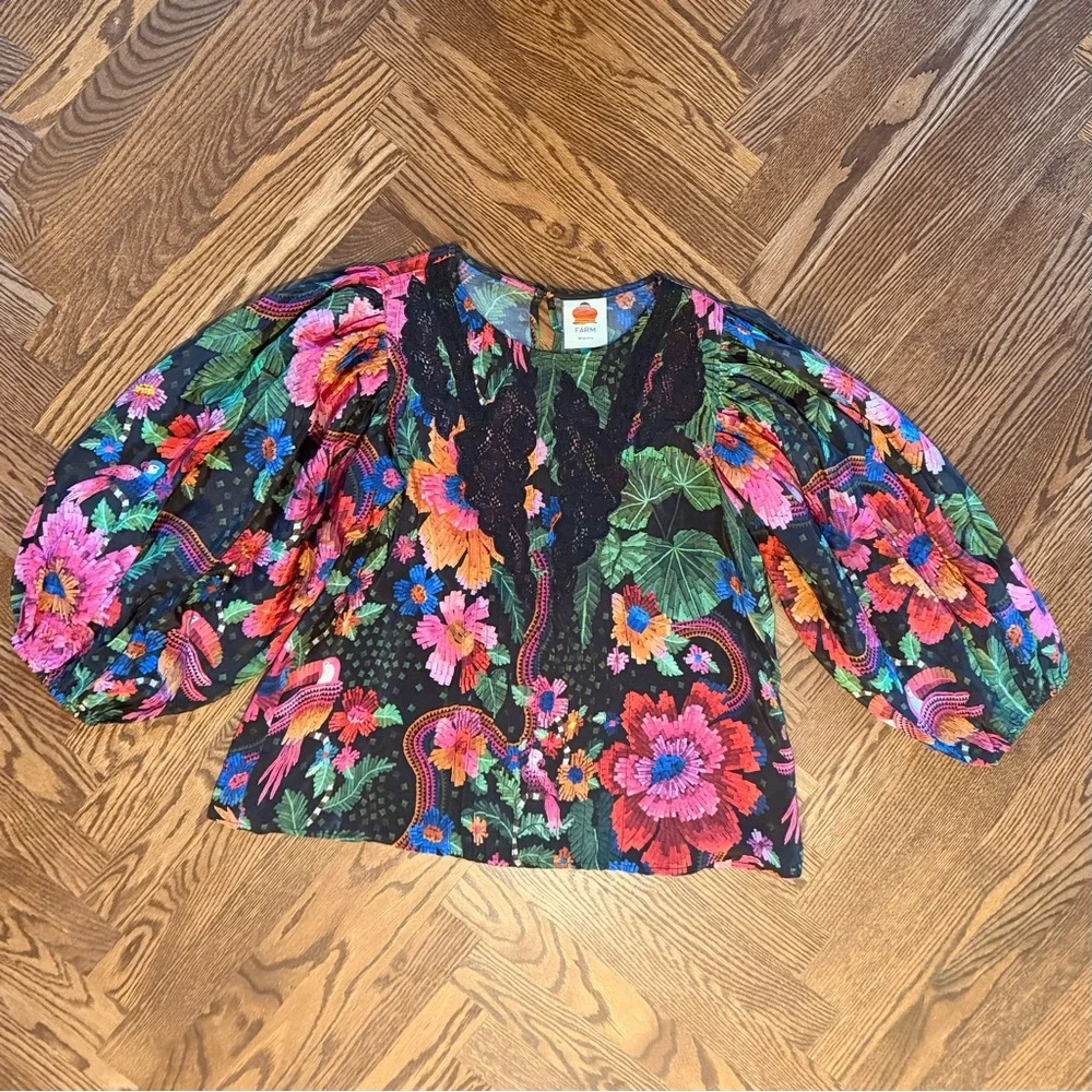 FARM Rio Black Floral Puff-Sleeve Blouse with Lace Yoke